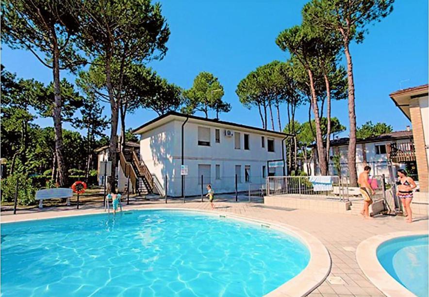 Green Holiday Village With Pool Bibione Exterior photo