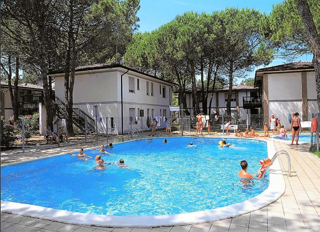 Green Holiday Village With Pool Bibione Exterior photo