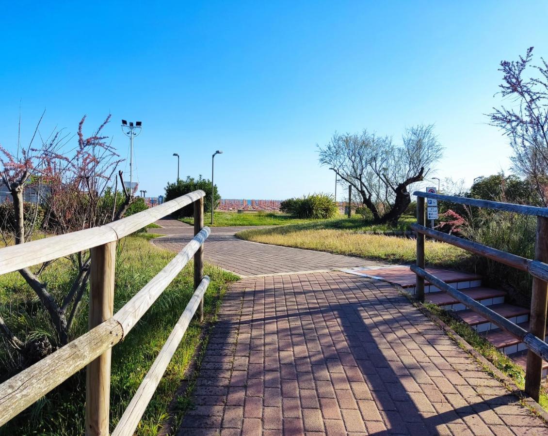 Green Holiday Village With Pool Bibione Exterior photo